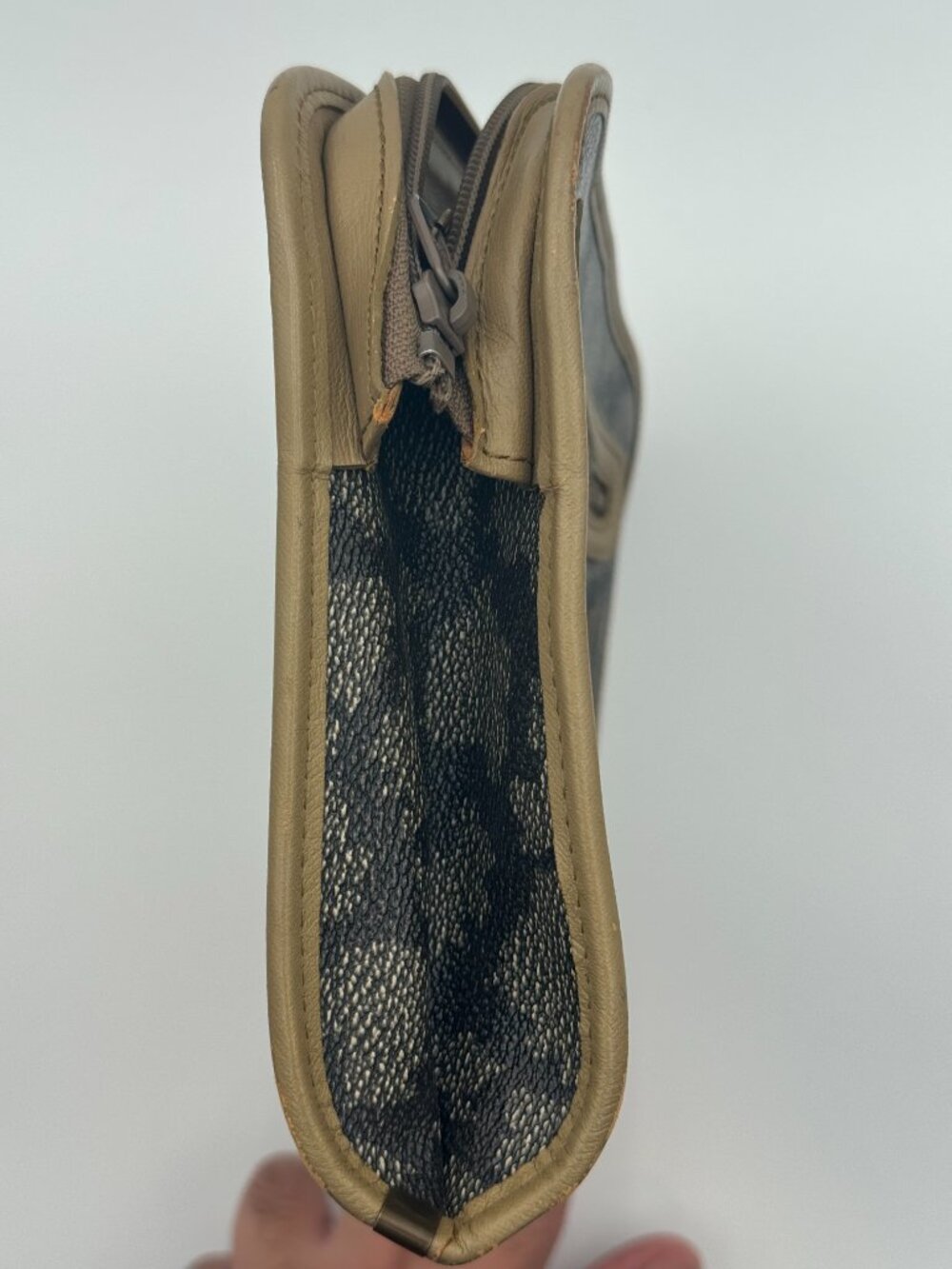 YSL Yves Saint Laurent Giraffe Print Zip Clutch with COA - Picture 4 of 7